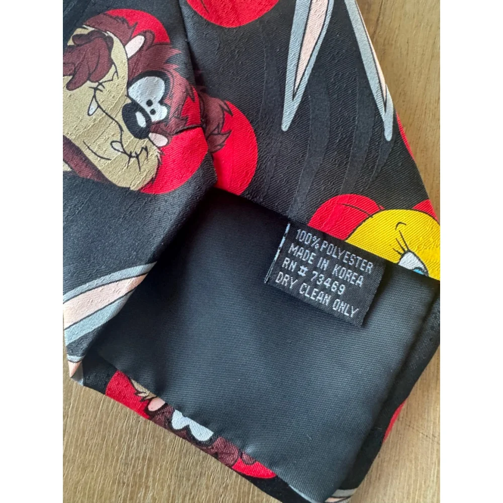 Looney Tunes Men's Black and Red Character Print Tie - Picture 6 of 6